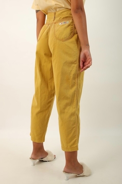 Calça jeans cintura alta amarela vintage