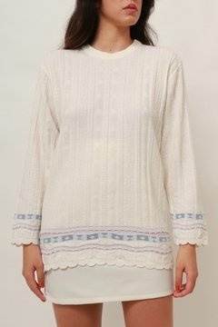 Blusa pulover branco textura suspiro barrado azul - loja online