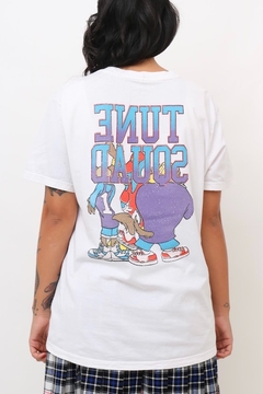 camiseta looney tuneis frente e costas - Capichó Brechó