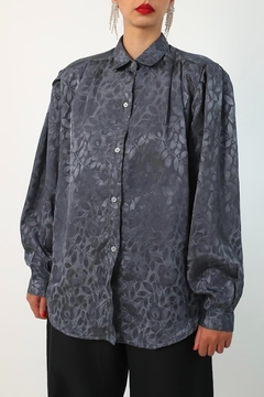 camisa manga bufante acetinada cinza - comprar online