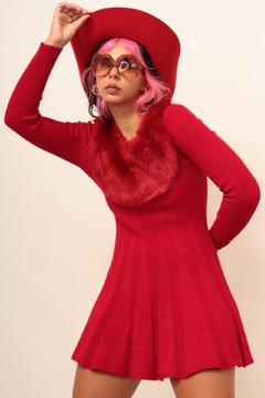 Imagem do Vestido vermelho detalhe pelucia vintage