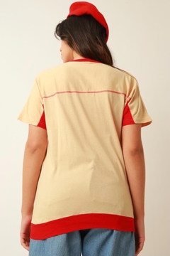 Imagem do camiseta bege com vermelho vintage 70’s