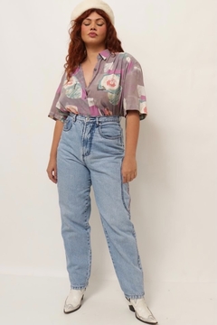 Imagem do Calça jeans cintura alta detalhe escrita lateral