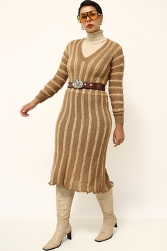Vestido tricot camelo decote V manga comprida - Capichó Brechó