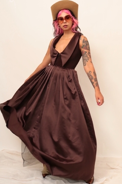 Vestido marrom longo saia vintage recorte chic - loja online