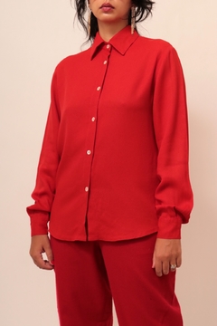Camisa vermelha manga longa ombreira classica - loja online