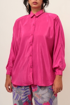 Camisa acetinada rosa manga bufante - loja online