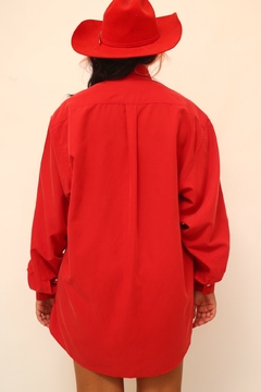 Camisa vermelha aveludada manga longa