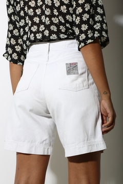 Bermuda branca cintura alta jeans vintage  - Capichó Brechó