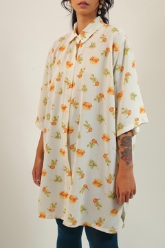 Vestido crepe camisa floral creme - Capichó Brechó