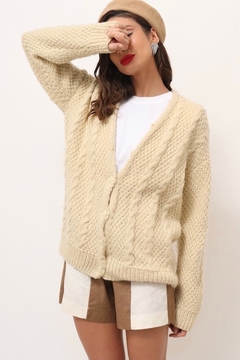 Imagem do cardigan creme tricot grosso