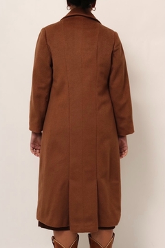 casaco marrom longo forrado na internet