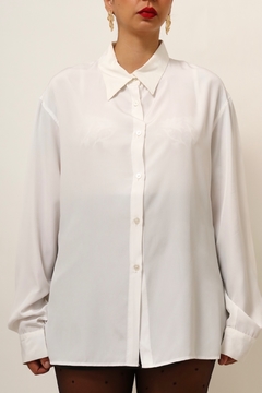 Camisa branca MODELIA ampla vintage na internet