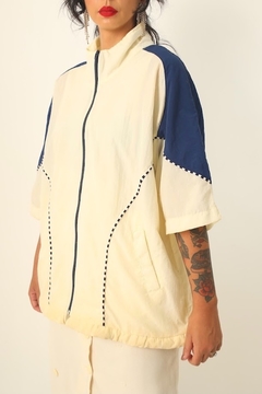Blusa nylon nave off white azul vintage - comprar online
