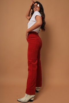 Calça veludo vermelha cintura media vintage - comprar online