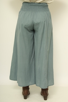 Calça azul pantalona midi na internet