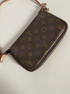 Bolsa LV pochete em couro Replica - Capichó Brechó