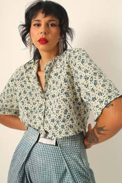 camisa cropped flores 90’s