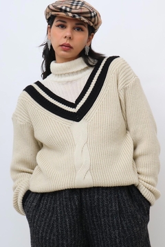 pulover bege gola V em preto vintage - loja online