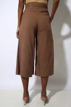 Calça pantacourt marrom viscose cintura alta na internet