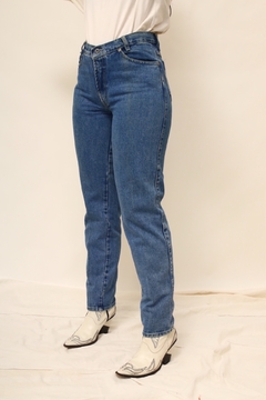 Calça jeans cintura media