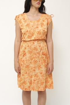 Vestido laranja curto tira amarração vintage