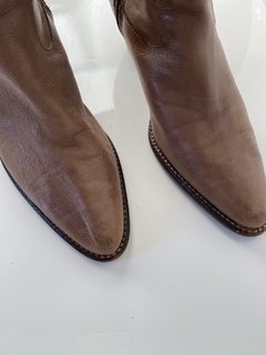 Bota cowboy marrom recorte ziper lateral 36 - loja online