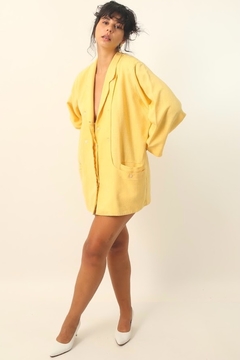 blazer amarelo amplo recorte vintage na internet