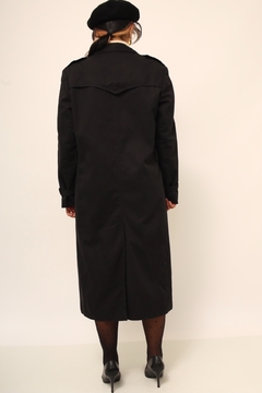 Trench coat preto classico forrado