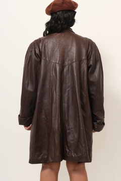 Casaco couro marrom longo garimpado em Barcelona - comprar online