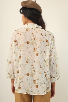 Camisa floral flores em marrom - Capichó Brechó