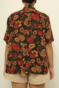 Camisa estampada vintage flores ombreira na internet