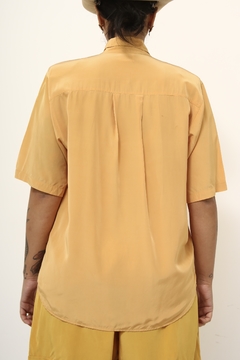 Camisa amarela vintage levinha
