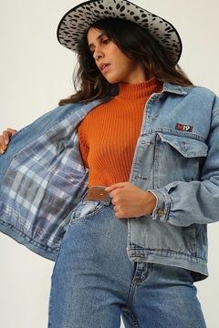 Jaqueta cropped jeans forro xadrez na internet