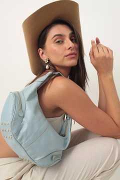 Bolsa couro azul bebe ombro recorte vintage - comprar online