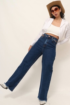Calça jeans cintura alta recorte bolso na internet