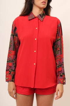 Camisa vermelha manga etnica vintage na internet