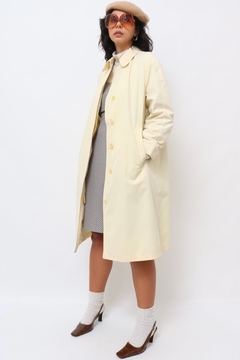 Casaco estilo trench coat bege amarelinho - loja online