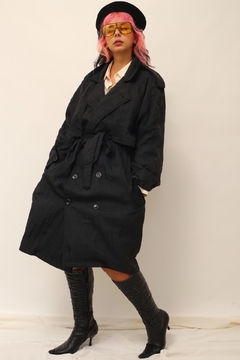 Trench coat preto nylon amplo