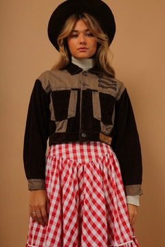 jaqueta cropped veludo cotele marrom - comprar online