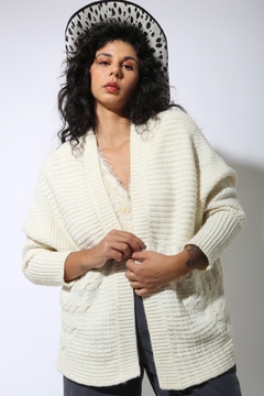 cardigan off white tricot grosso textura - loja online