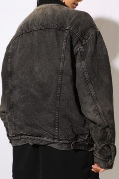 jaqueta jeans toda forrada pelego carneiro fake na internet