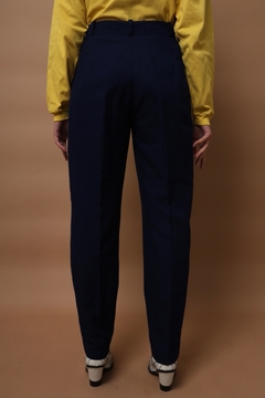 calça alfaiataria azul marinho cintura alta na internet