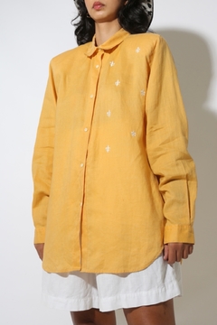 camisa manga bufante bordados off frente - comprar online