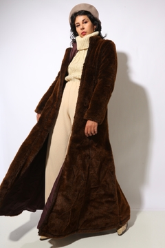 casaco pelo fake longo todo forrado 70's - comprar online
