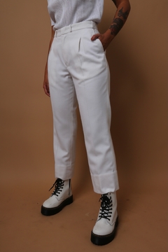 calça alfaiataria cintura alta branca na internet
