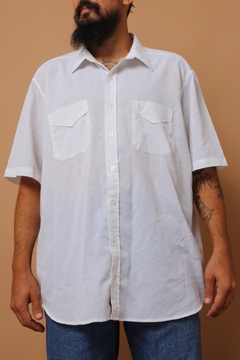 camisa branca ampla bolsos frente - comprar online