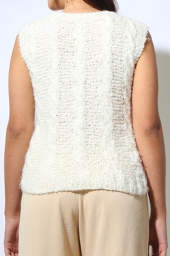 colete tricot grosso perolado textura na internet