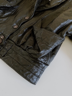 jaqueta cropped couro legitimo cinto frente na internet