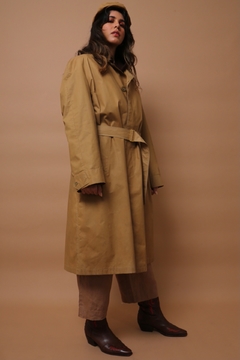 Imagem do conjunto trench coat + boina vintage bege